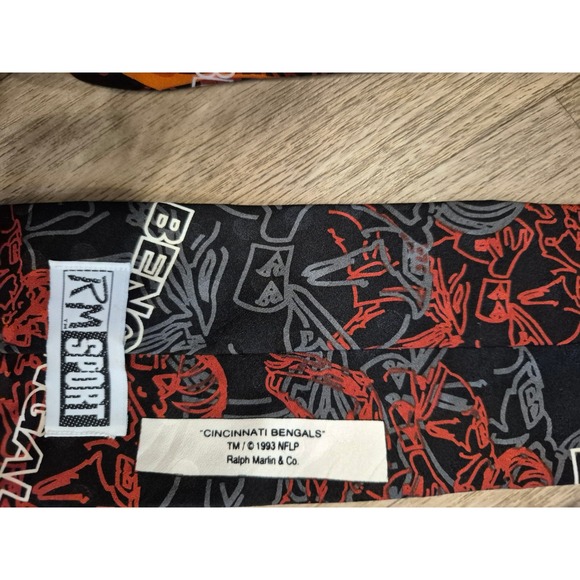 Vintage Cincinnati Bengals NFL Football Necktie Ralph Marlin & Co. 1993.     202 - Picture 4 of 6